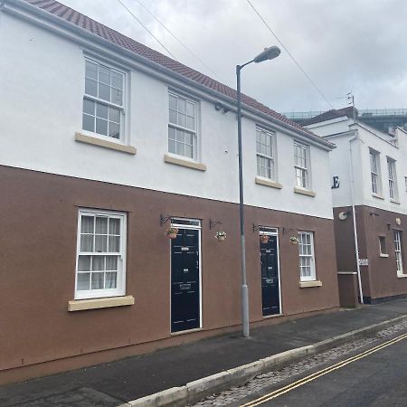 The Ashton Gate Mews Hotel บริสตอล ภายนอก รูปภาพ