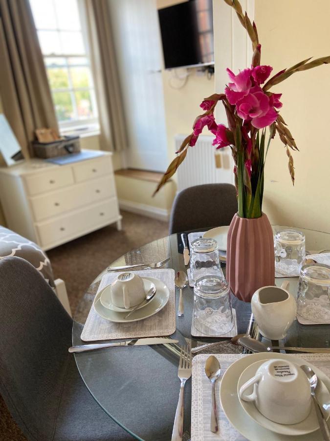 The Ashton Gate Mews Hotel บริสตอล ภายนอก รูปภาพ