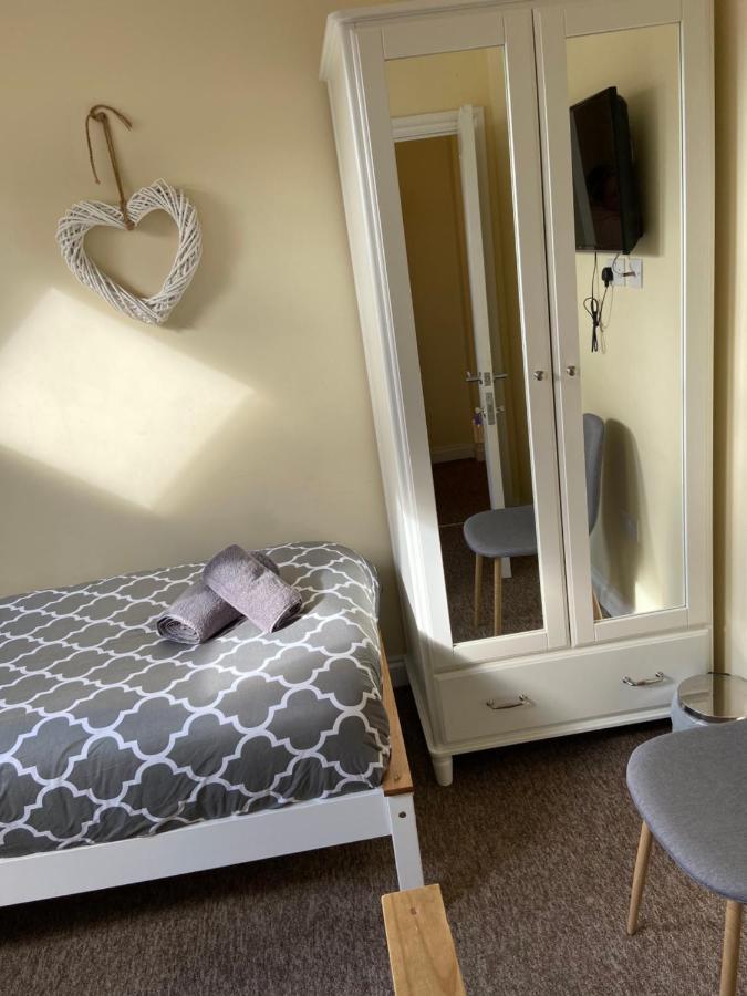 The Ashton Gate Mews Hotel บริสตอล ภายนอก รูปภาพ