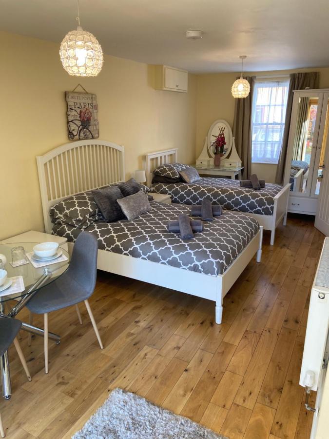 The Ashton Gate Mews Hotel บริสตอล ภายนอก รูปภาพ