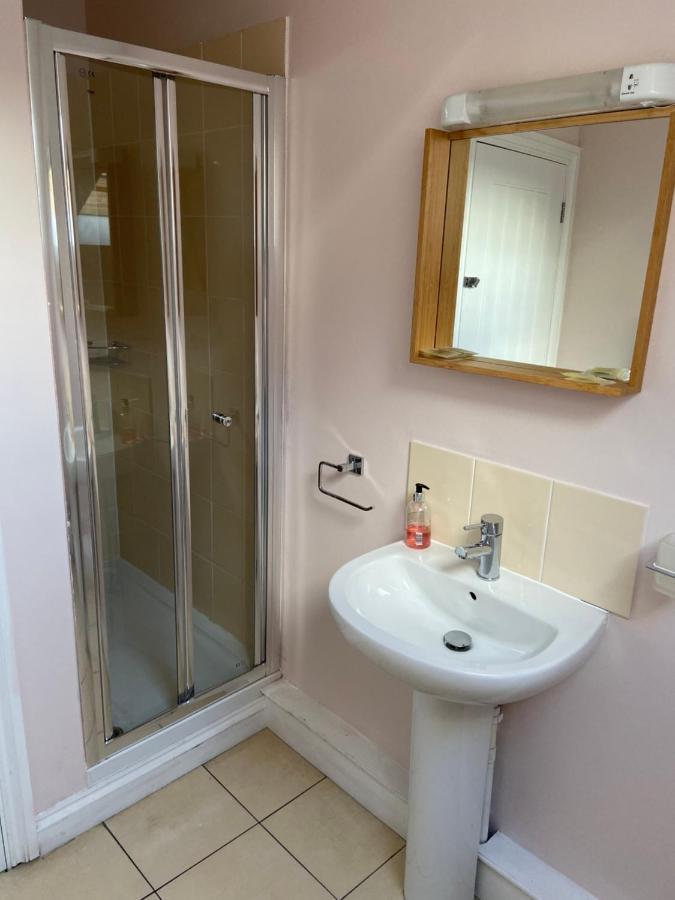 The Ashton Gate Mews Hotel บริสตอล ภายนอก รูปภาพ