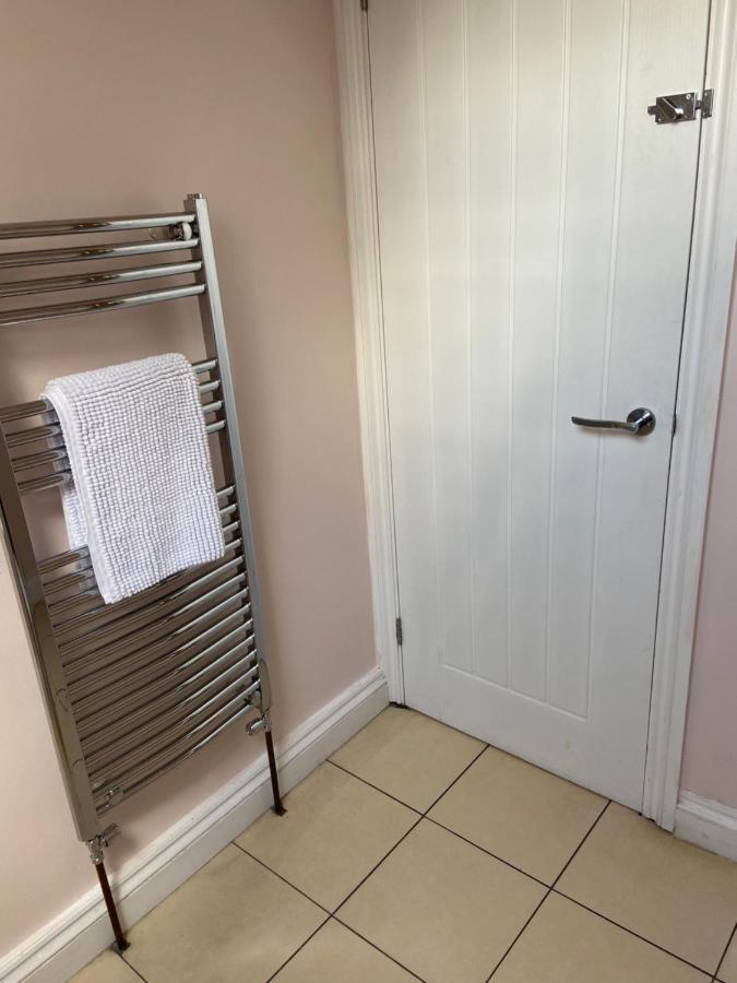 The Ashton Gate Mews Hotel บริสตอล ภายนอก รูปภาพ