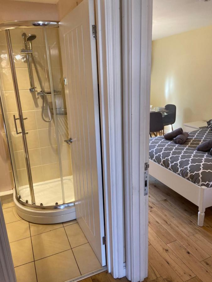 The Ashton Gate Mews Hotel บริสตอล ภายนอก รูปภาพ