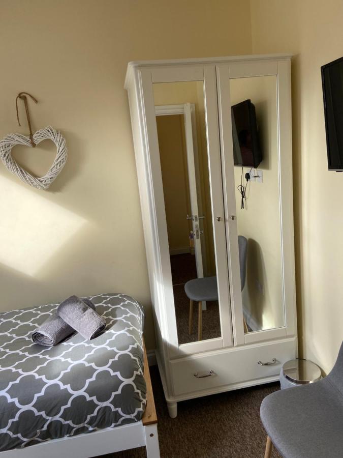 The Ashton Gate Mews Hotel บริสตอล ภายนอก รูปภาพ